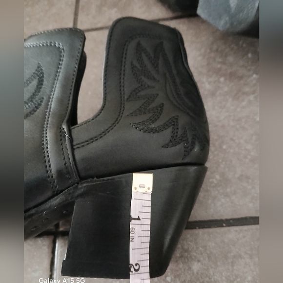 Ariat Dixon Black Leather Ankle Boots, 6.5 EUC - Picture 15 of 16